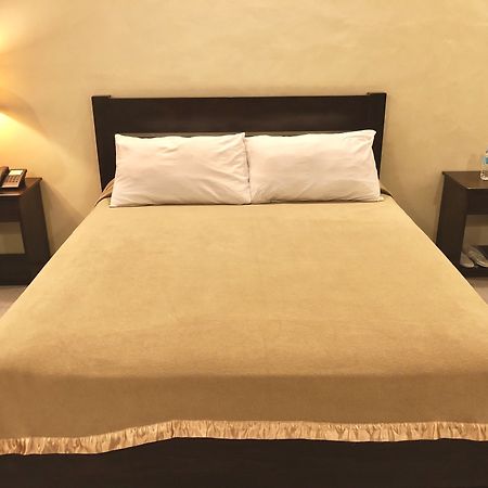 King'S Royale Hotel And Resort Bacolor Ngoại thất bức ảnh